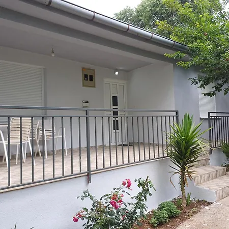 Md Apartment *